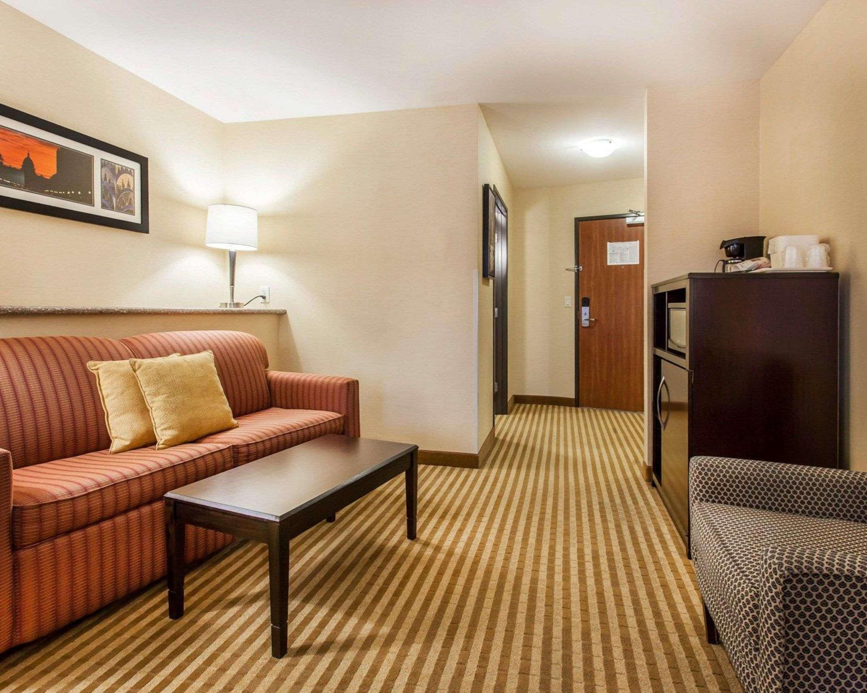 คอมฟอร์ต สวีท เวนัตชี เกทเวย์ Hotel ภายนอก รูปภาพ