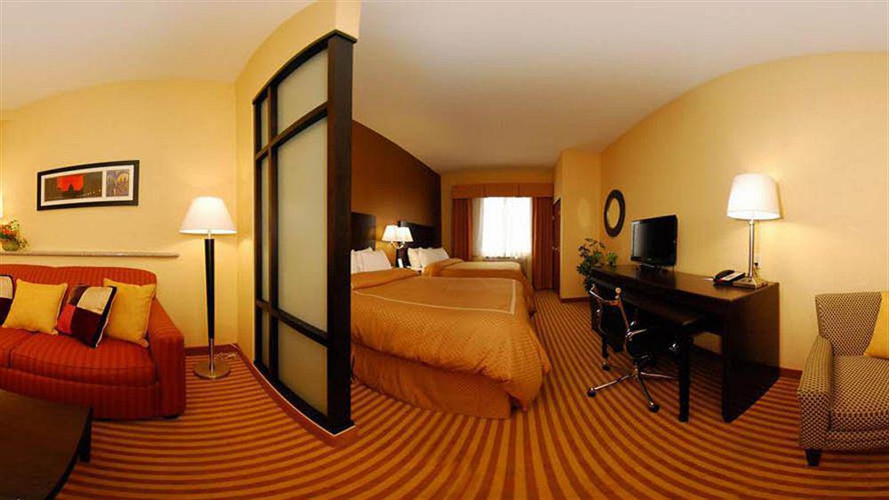 คอมฟอร์ต สวีท เวนัตชี เกทเวย์ Hotel ภายนอก รูปภาพ